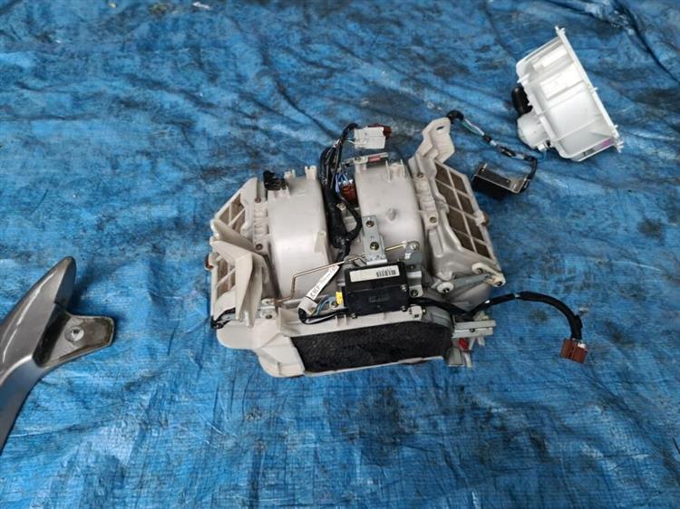 Мотор печки Хонда Легенд в Саки 206136